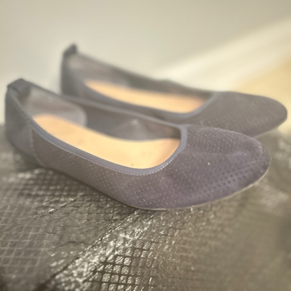 Xappeal Women's Navy Slide On Ballet Flats. Size 6 1/2. Great condition